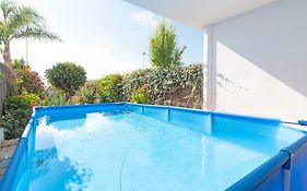 Global Properties, Adosado en primera linea de playa con vistas al mar